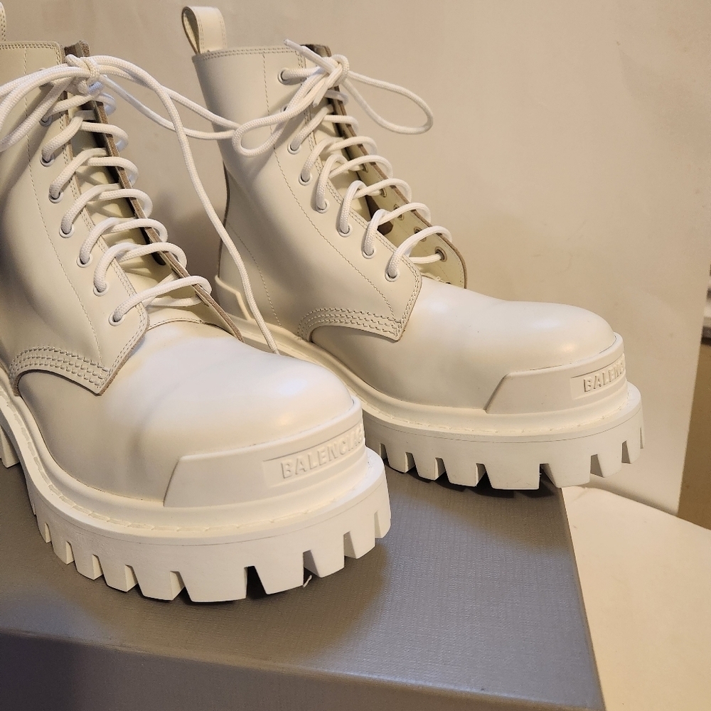 Balenciaga Strike Bootie size 37 BNWB - Picture 5 of 13